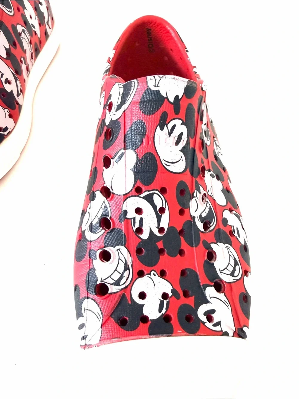 Native Disney Mickey Mouse Jefferson Print slip-on shoes in red Size C 13